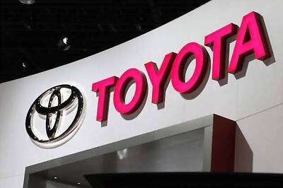 Toyota regains world's top auto sales crown from GM