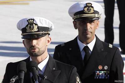 Italy issues India travel warning over marines standoff