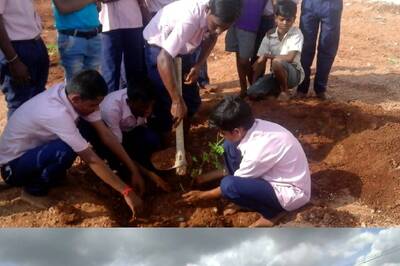 250 School Students Converted 8 Acres of Barren Land Into Garden
