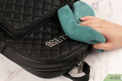 How to Clean a Leather Purse