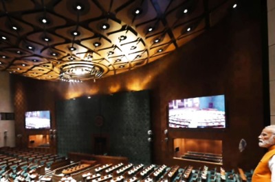 PM Modi's Surprise Visit to New Parliament Building, Interaction With Construction Workers | See Pics