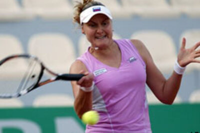 Nadal advances, US men routed