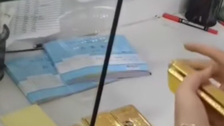 House Of Gold: Man Pays In Golden Bricks For His Mansion