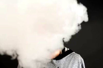 16-year-old Boy’s Lungs Shrink After Continuous Vaping, Hospitalised For Treatment