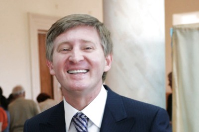 Once Rivals, Now Friends: Ukraine’s Billionaires Stand With Zelensky As Russia Wages War