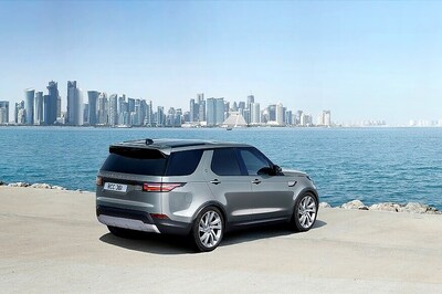 Land Rover Launches Discovery Commercial, Deliveries to Begin in Q2 of 2018