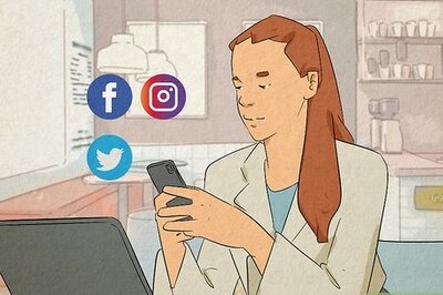 How to Invite People to a Party