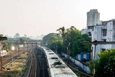 Amid Omicron Scare, Railways Would Do Due Diligence Before Resuming Providing Bedrolls, Says Railways Minister