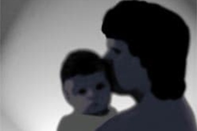 2-yr-old gets travel ban, arrest warrant