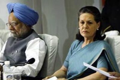 Manmohan, Sonia concerned over YSR's safety