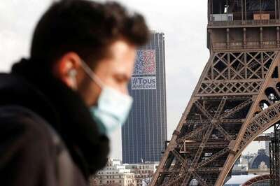 Spain Scraps Outdoor Mask-wearing Rule, but Many Stay Covered Up