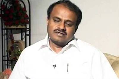 Cong seeks action against Kumaraswamy for calling candidate 'murderer'