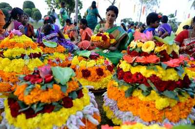 Telangana Set for Nine Days of Color, Joy & Culture as Floral Festival ‘Bathukamma’ Begins