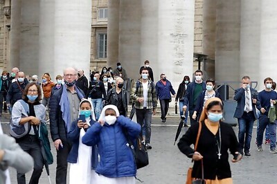 Italy Eyes Mandate For Masks Outdoors As Virus Rebounds
