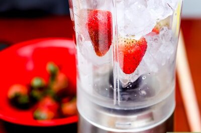 How to Make a Strawberry Daiquiri