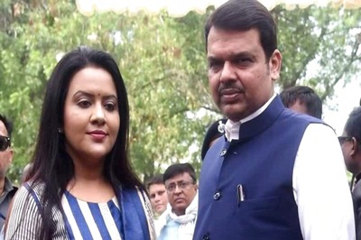 'Bribe is Buzz Word in Maharashtra': In 'Saamana', Uddhav Faction Reacts to Amruta Fadnavis Case
