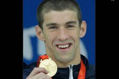 Phelps sad over family hurt after marijuana pipe photo