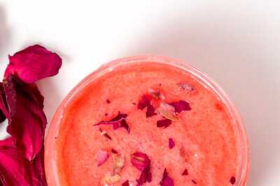 A Guide To Making Homemade Body Scrubs for Flawless Skin During This Festive Season