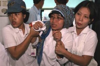 Malaysia rushes relief to Indonesia