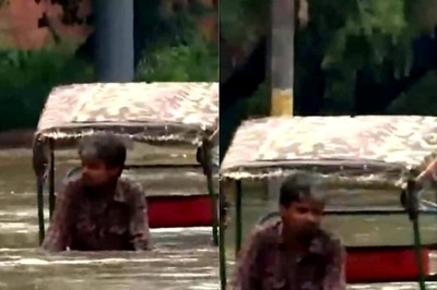 Delhi Rickshaw Puller Smiling While Pedalling in Chest-deep Water Shows Sad State of Our Capital