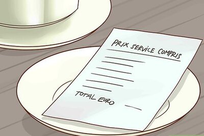 How to Leave a Tip in Paris