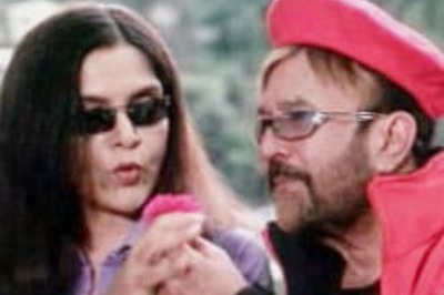 Zeenat Aman campaigns for D P Yadav