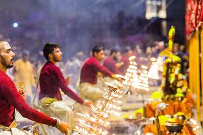 Aaj Ka Panchang, May 12, 2023: Check Out Tithi, Shubh Muhurat, Rahu Kaal and Other Details for Friday