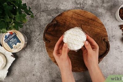 How to Remove the Rind from Brie Cheese