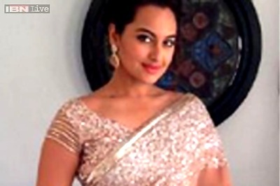 Snapshot: Sonakshi Sinha glows in a delicate pink Manish Malhotra sari at 'Lingaa' audio launch