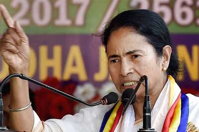 Mamata Banerjee Hits Out at ‘Divisive Politics’, Asks People to Accept Outsiders From the State