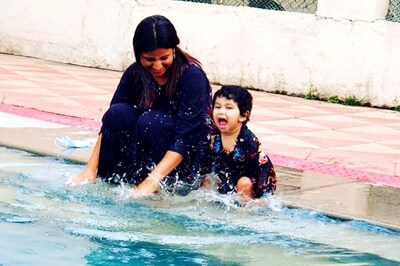 Raja Rani 2 Actor Alya Manasa's Adorable Photo With Her Daughter Goes Viral