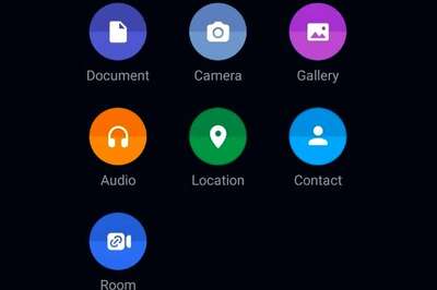 WhatsApp Camera Shortcut May Return Alongside Messenger Rooms, Suggests New Beta