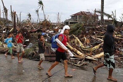 Death toll crosses 6000 in Haiyan hit Philippines, about 1700 still missing