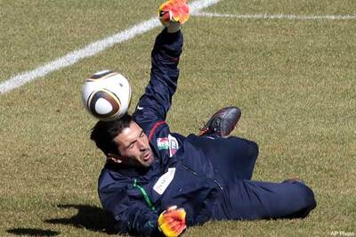 Buffon confident of maintaining form