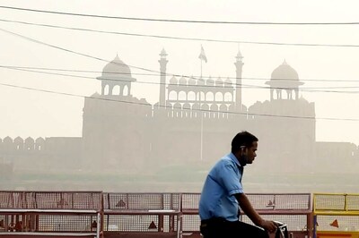 Smog Covers Delhi-NCR; Air Quality Severe Amid Unhelpful Meteorological Conditions