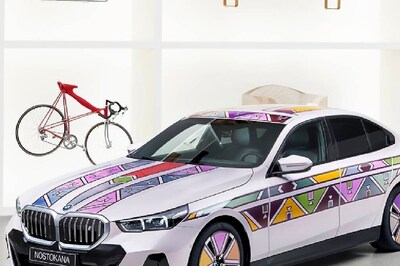 Watch: BMW i5 Flow NOSTOKANA Is Here With Electronically Animated Panels