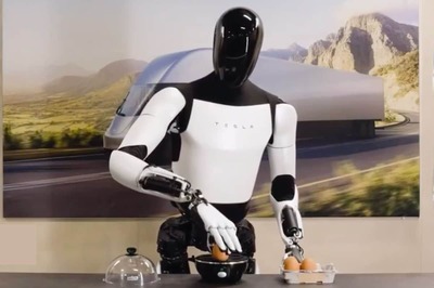 Elon Musk Reveals New 'Optimus' AI Robot That Can Do Squats And Boil Eggs For You