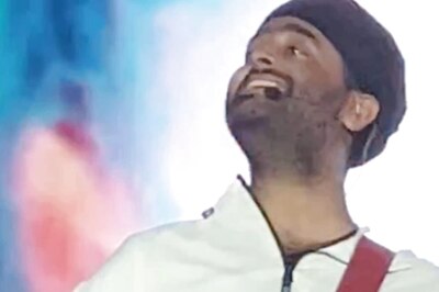 Arijit Singh's Kolkata Concert Takes Place, Singer Speaks Up On 'Gerua' Song Row for 1st Time 