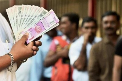 Video of K'taka BJP MLA's 'Supporter' Distributing Cash among Women Goes Viral, Cong Files Plaint