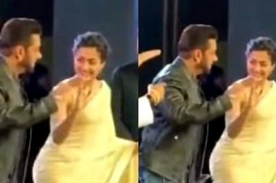 Rashmika Mandanna Dances To Saami Saami Along With Salman Khan At An Award Show; Watch Viral Video