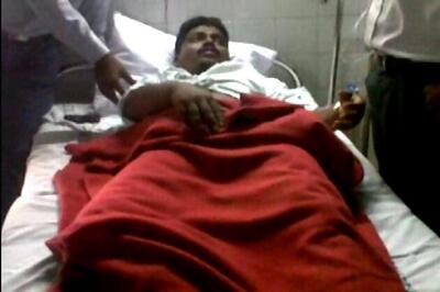 Maharashtra MLAs who beat up policeman get bail, officer suspended