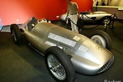 Mechanic builds Mercedes Silver Arrow in his shed