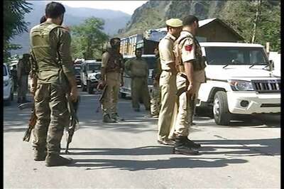 Three Armed Men Loot Bank in Kulgam District of J&K