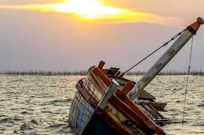 J-K: Boat Capsizes in Pulwama, 2 Persons Missing