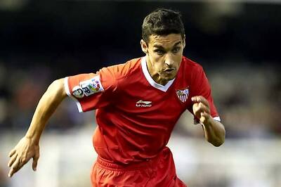 Manchester City sign Jesus Navas from Sevilla