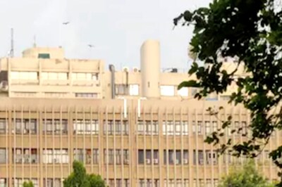 IIT Delhi Confers Degrees to Over 2,000 Students During its 52nd Convocation