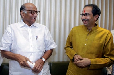 Sharad Pawar Holds Hour-long Meeting with Uddhav Thackeray on Soaring Onion Prices, Flood Relief