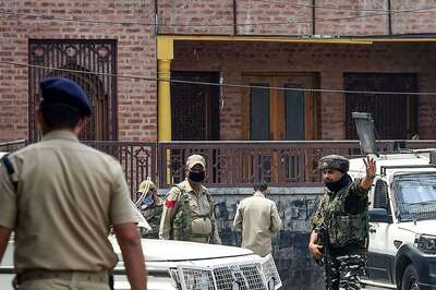 4 LeT Terrorist Associates Held for 'Involvement' in Grenade Attack in J&K's Baramulla