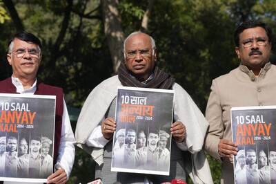 'Black Paper Vs White Paper': Cong Counters BJP Doc on UPA's Economic Blunders, But Will it be Enough?