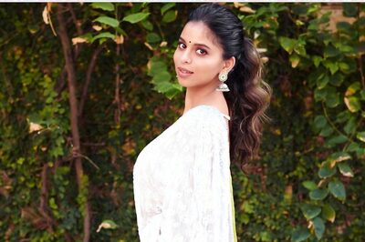 Suhana Khan Looks All Grown Up in Manish Malhotra's Chikankari Lehenga, Mother Gauri Khan Reacts